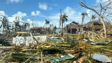 Typhoon Deaths in Philippines Top 140, Mayors Plead for Food