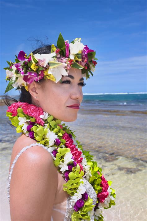 Hawaii Wedding Flowers: Rich Flower Leis