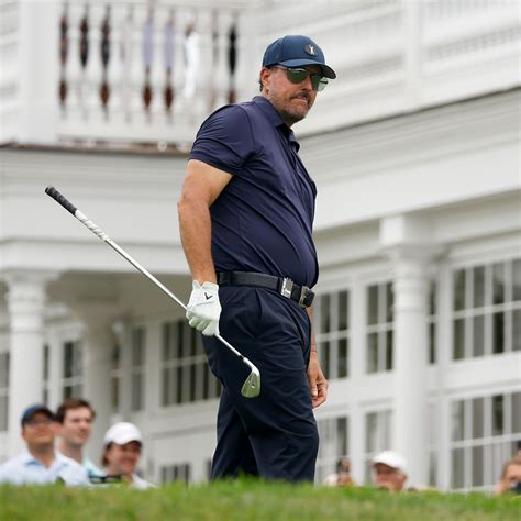 Phil Mickelson heckled at LIV Golf event: ‘Do it for the Saudi Royal ...