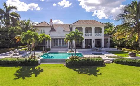 $14.9 Million Waterfront Mansion In Naples, FL | Homes of the Rich