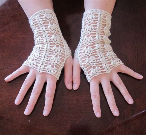 Lace Fingerless Gloves Crochet Pattern