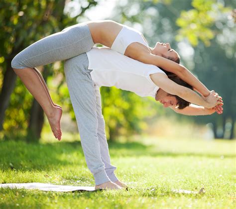 Couple Yoga Poses For 2 : How Couples Yoga can Align Your Body and Your ...