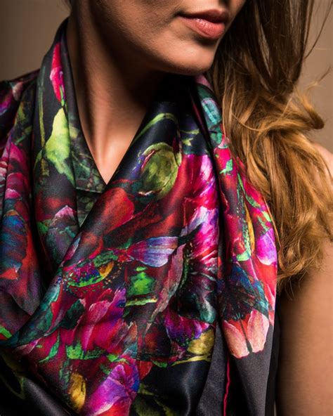 Beautiful scarf. How to wear a silk scarf? Loosely slung at the neck ...