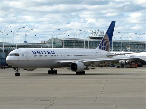 United Boeing 767-300ER Experiences Total Failure Of Navigation Equipment