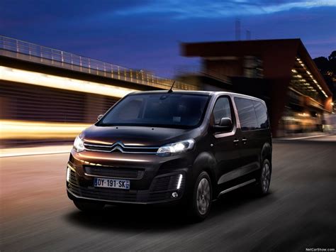 Citroen Spacetourer Business je office na kolesách a pritom spotrebuje ...