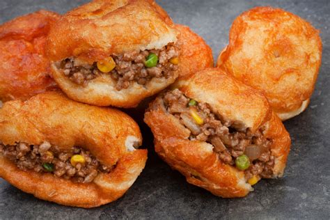 Recipe for the day: Vetkoek with curried mince