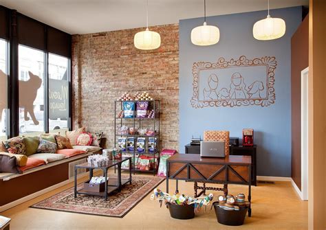 Neighborhood Resident Opens Contemporary Pet Groomer | Salón de aseo ...