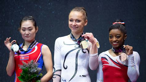 Simone Biles wins vault bronze at 2015 Worlds