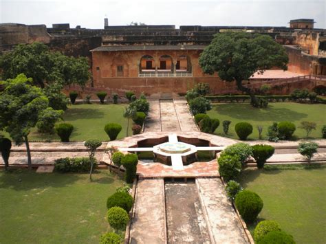 Jaigarh Fort (Rajasthan) Historical Facts and Pictures | The History Hub