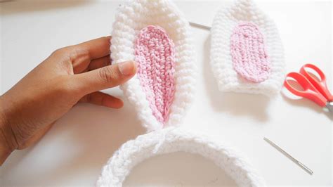 30-Minute Bunny Ear Headband Free Crochet Pattern