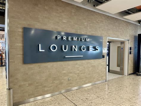 Which is the best Edinburgh Airport lounge? (2023)