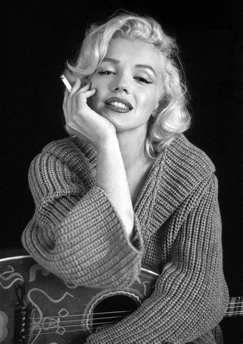 Hình nền Marilyn Monroe hút thuốc - Top Những Hình Ảnh Đẹp