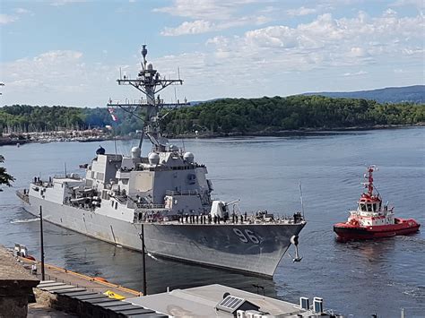 Photos of USS Bainbridge (DDG-96) in Oslo