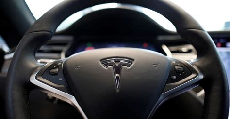 Tesla posts larger than expected $700M Q1 net loss | Daily Sabah