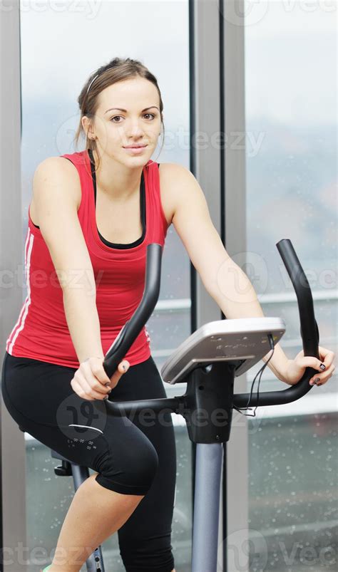 woman workout in fitness club on running track 10980225 Stock Photo at ...