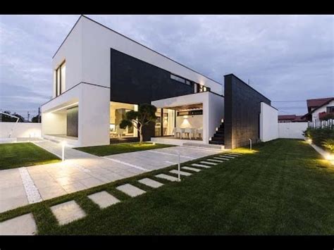 MODERN C HOUSE - MODERN HOUSE DESIGN WITH SIMPLE BLACK AND WHITE COLORS ...