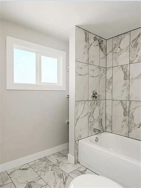 Tips for Choosing and Replacing Mobile Home Bathroom Windows