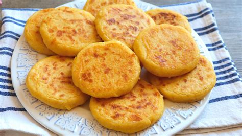 Arepas colombianas con queso, receta fácil y rápida - Anna Recetas Fáciles