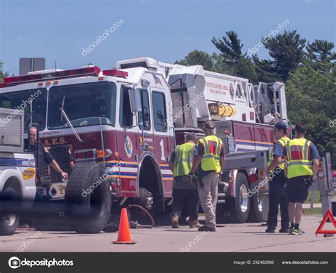 Changing a tire on a fire truck – Stock Editorial Photo © inyrdreams ...