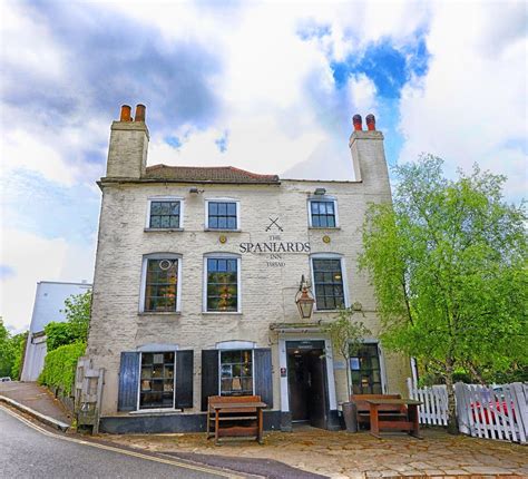 Step Inside 12 Of The Prettiest Pubs in London – Architectour Guide