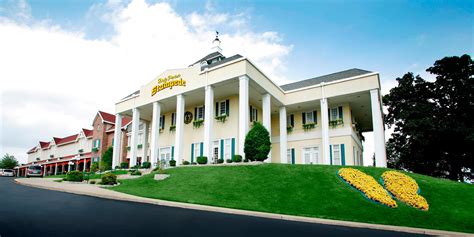 Places to Stay in Branson, MO | Holiday Inn Express & Suites Branson 76 ...