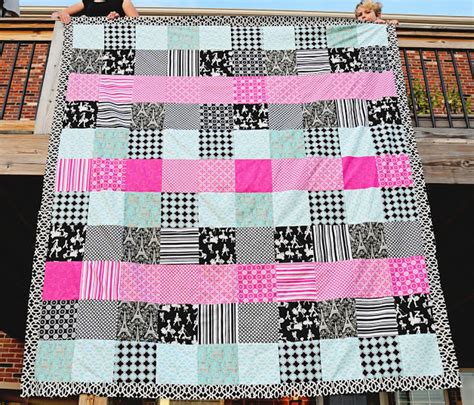 45+ Easy Beginner Quilt Patterns and Free Tutorials | Polka Dot Chair