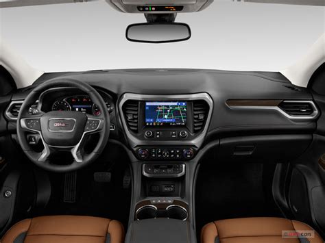 2020 GMC Acadia: 40 Interior Photos | U.S. News