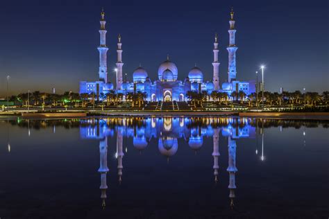 Download United Arab Emirates Night Building Reflection Religious ...