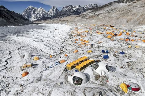 Mount Everest Deaths Soar After Record Number of Climbers Attempt ...