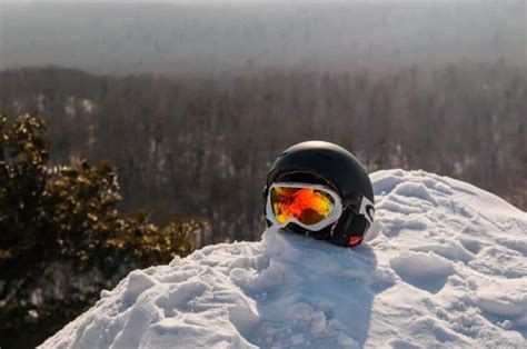 Choose The Right Ski Goggle Lens Color - Be Active Outside