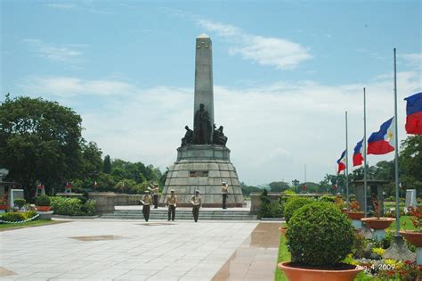 Rizal Monument, Luneta Park, Manila, Philippines, 12 noon changing of ...