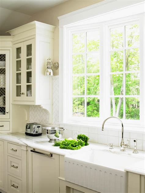 Small Kitchen Window Treatments: HGTV Pictures & Ideas | HGTV