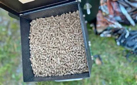 How to Start a Traeger Pellet Grill that Already Has Pellets in It ...