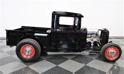 1932 Ford Pickup Hot Rod Is A Simple Classic