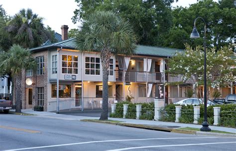 5 Best VERIFIED Pet Friendly Hotels in Beaufort with Weight Limits ...