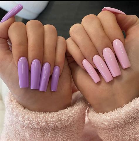 kylie jenner pink purple acrylic nails | Kylie nails, Purple acrylic ...