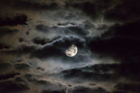 Lua Nuvens Noite - Foto gratuita no Pixabay - Pixabay