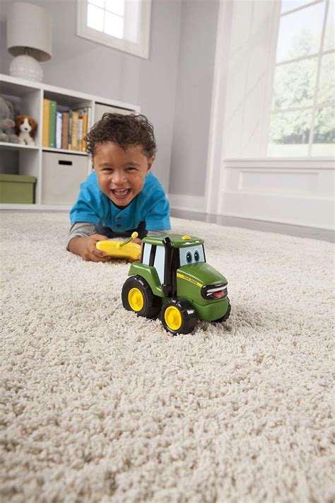 John Deere Remote Controlled Johnny Tractor | Remote Control Car Farm ...