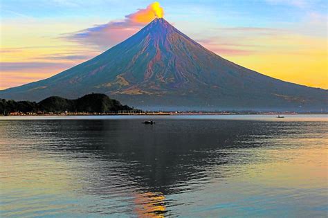 No volcanic quakes, but Mayon still in abnormal condition – Phivolcs ...