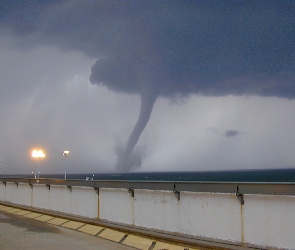 Tornado, Chmury, Ciemne