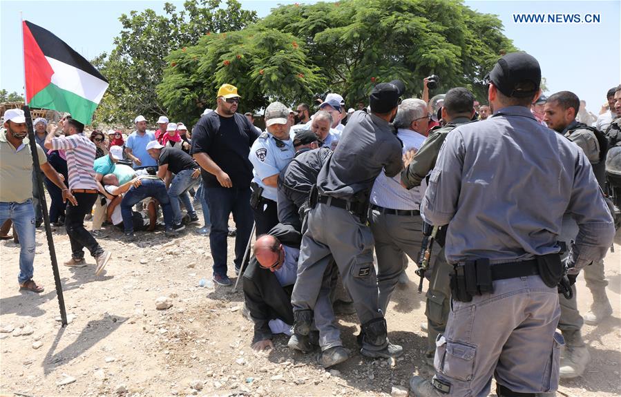 MIDEAST-EAST JERUSALEM-BEDOUIN VILLAGE-PROTEST