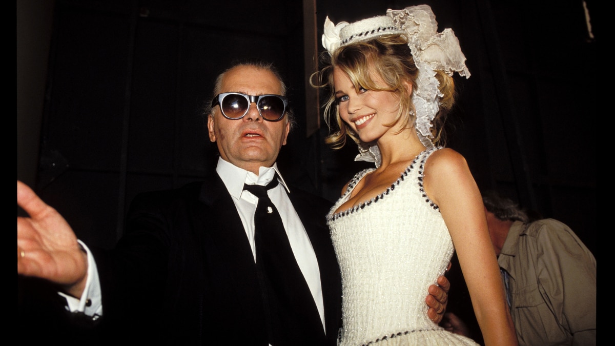 Claudia Schiffer with Karl Lagerfeld in 1992. (Photo courtesy: Getty Images)