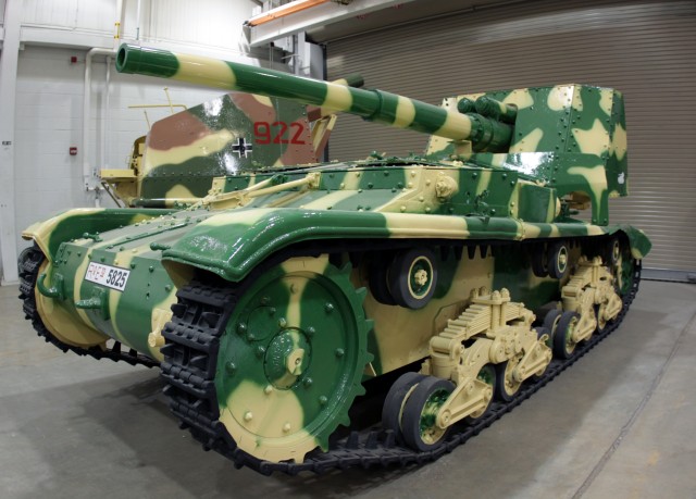 Italian Semovente M90/35 90mm self-propelled gun