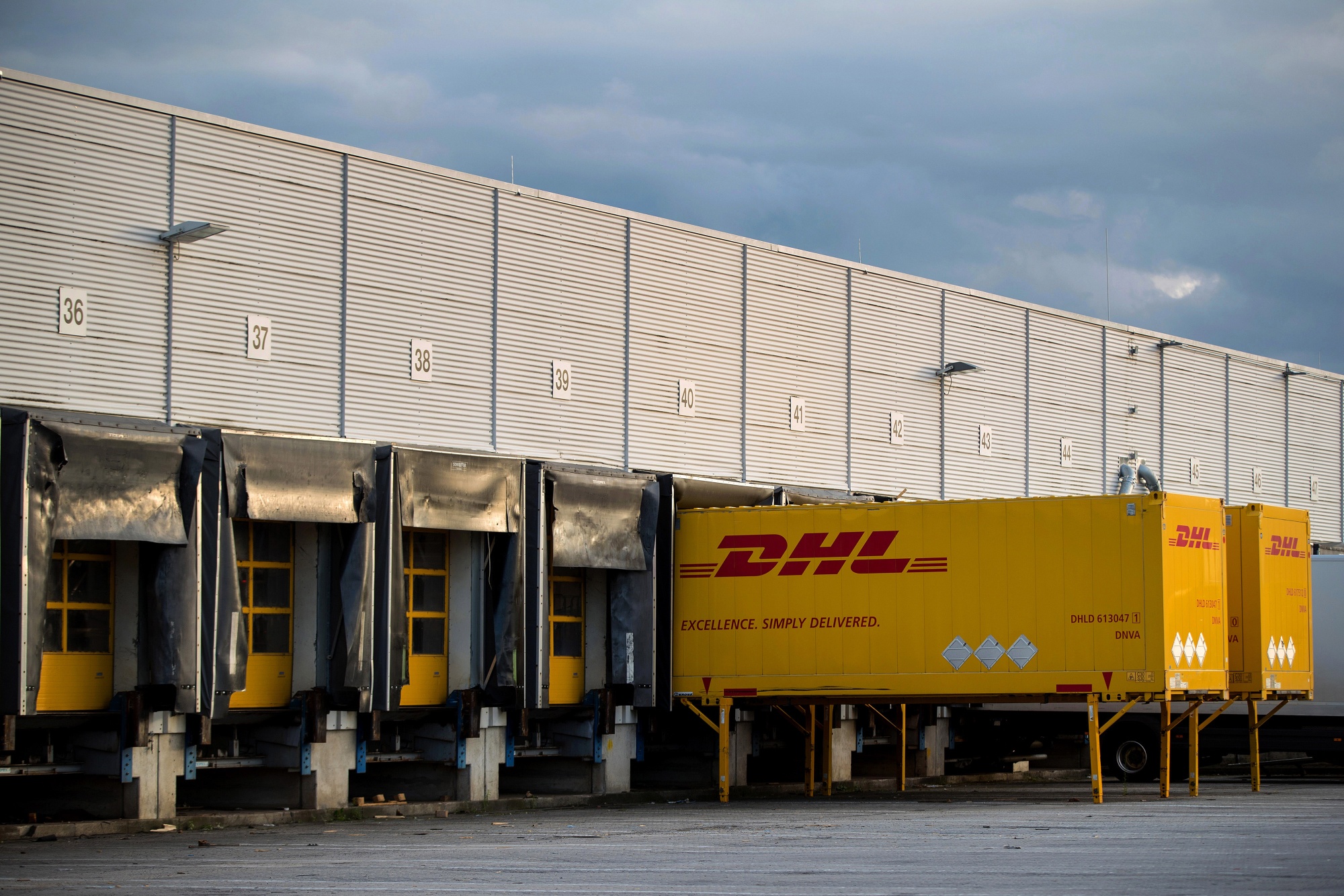 DHL | NasebNaicole