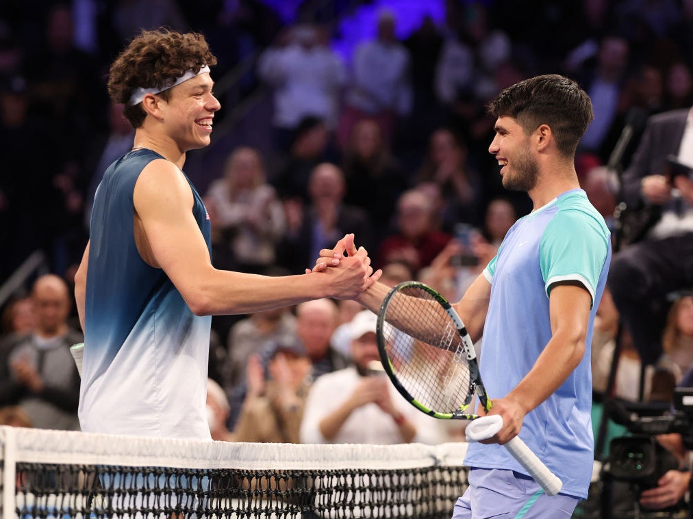 Pro Tennis Returned to the Garden Last Night in High Style