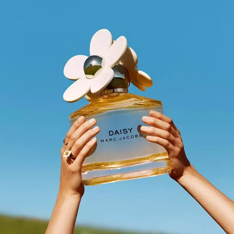 Marc Jacobs Daisy perfume bottle