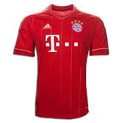 Model : Jersey Bayern Munich 2012Red / Merah (jersey munchen red)