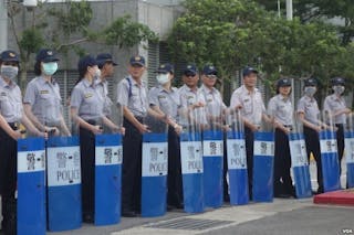 警察