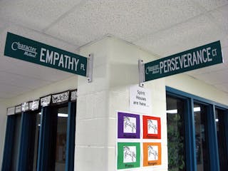 1024px-Boxwood_PS_Street_signs_Empathy