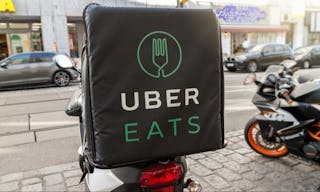 shutterstock_1069291223。Uber、外送員、外送平台